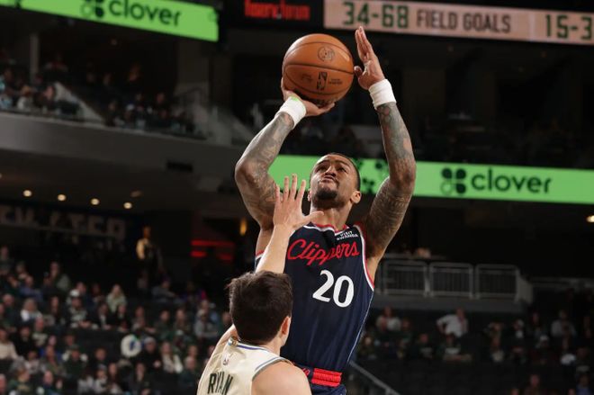 快船大胜雄鹿科林斯砍22+3助助队取5连胜