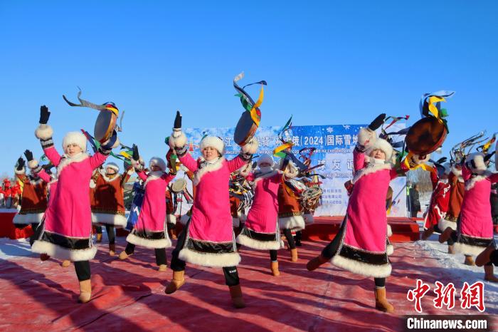 边境城市同江迎来中俄国际双赛事：雪地摩托挑