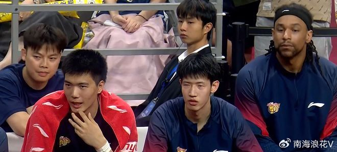 广东队主场惨败福建跌出前四 杜锋用人策略引争