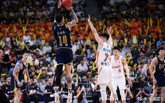 广东队主场惨败福建跌出前四 杜锋用人策略引争