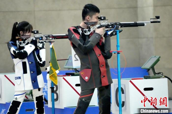黄雨婷盛李豪16比2横扫乌兹别克斯坦夺金